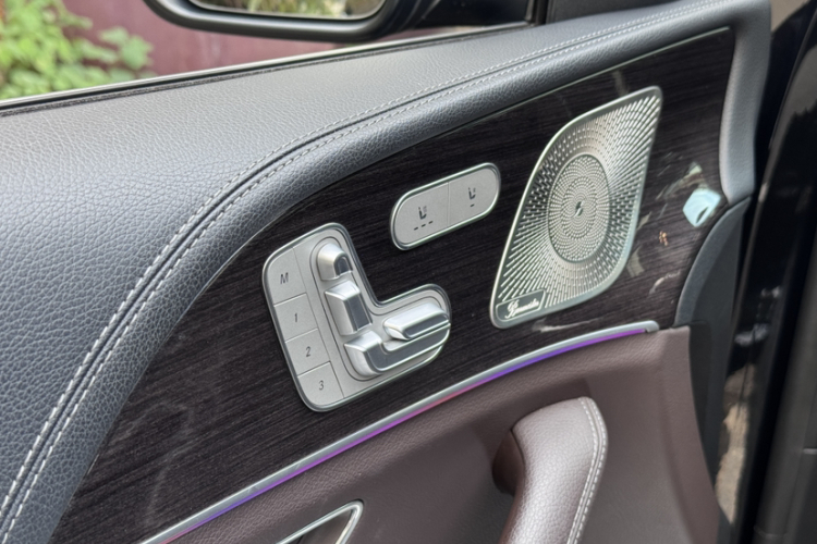 奔驰GLS 2023款 改款 GLS 450 4MATIC 时尚型中控内饰7002