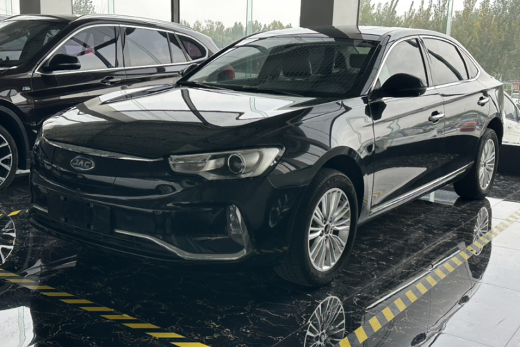 江汽集团 江淮iEVA60 2019款 旗舰型车身外观1