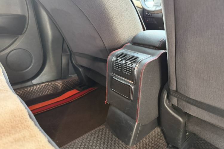 日产 轩逸 2019款 经典 1.6XE+ CVT智联领先版中控内饰7008