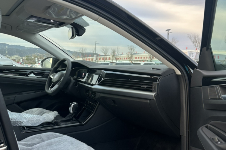 大众 帕萨特 2026款 出众款 330TSI 精英版中控内饰7003