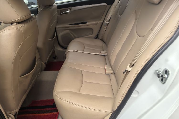 荣威350 2015款 1.5L 手动豪华天窗版中控内饰7007