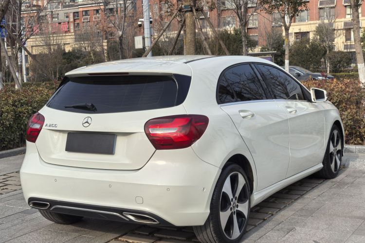 奔驰A级(进口) 2018款 A 200 时尚型车身外观6006