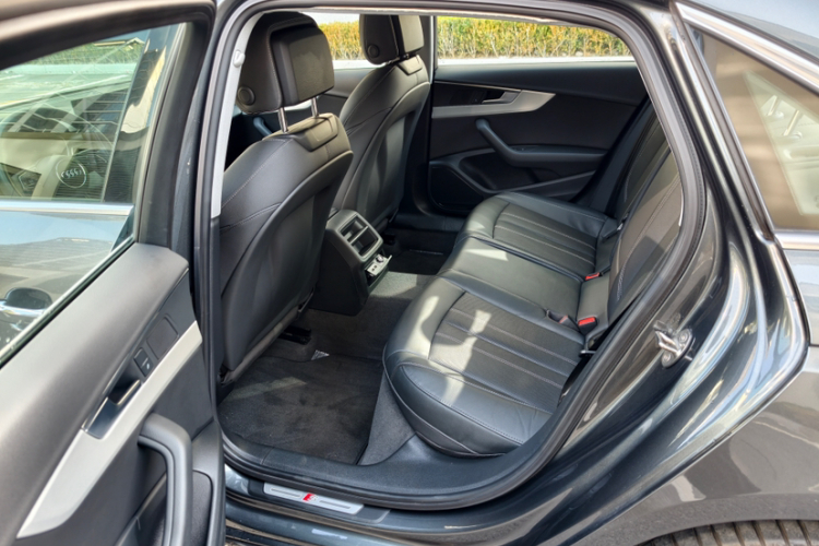 奥迪A4L 2023款 40 TFSI 时尚动感型中控内饰7003