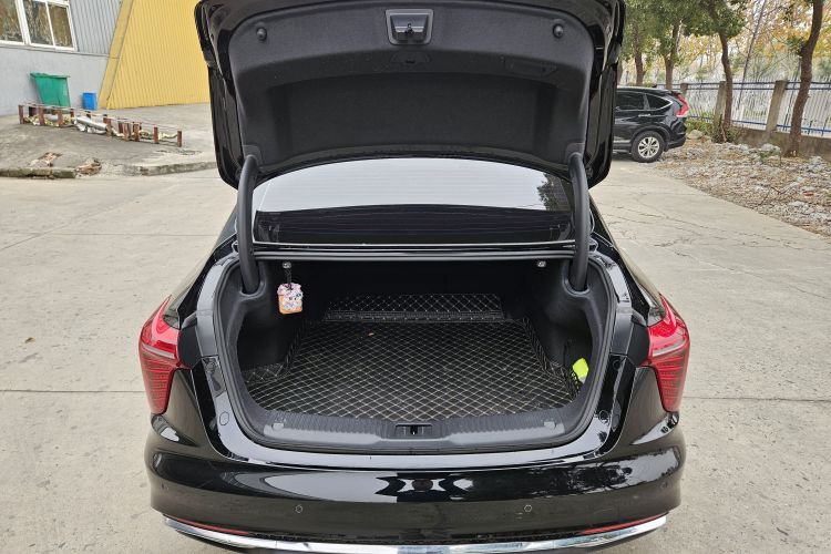 红旗H5 2024款 2.0T 自动智联旗畅版局部细节23