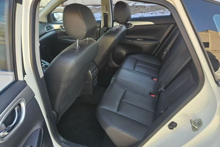 日产 轩逸 2021款 经典 1.6XE CVT舒适版中控内饰7003