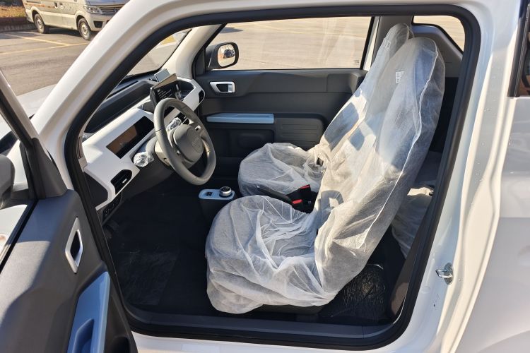 吉利银河 2024款 熊猫mini 200km 耐力熊中控内饰7001