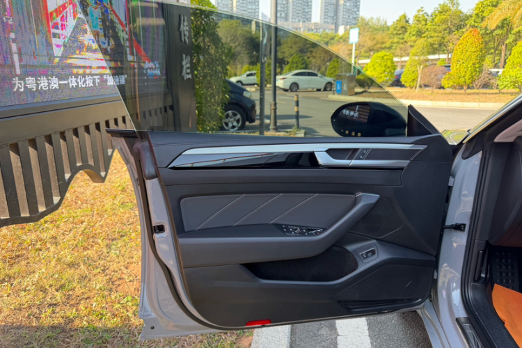 一汽-大众CC 2021款 380TSI 夺目版中控内饰7001