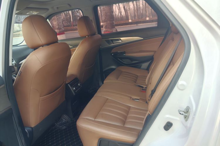 长安CS95 2017款 2.0T 两驱智途版中控内饰7004