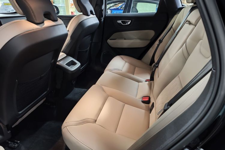 沃尔沃XC60 2026款 B5 四驱智逸豪华版中控内饰7003