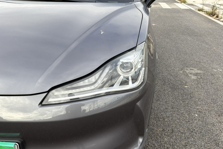 哪吒汽车 哪吒V 2022款 潮 400 Lite车身外观6006