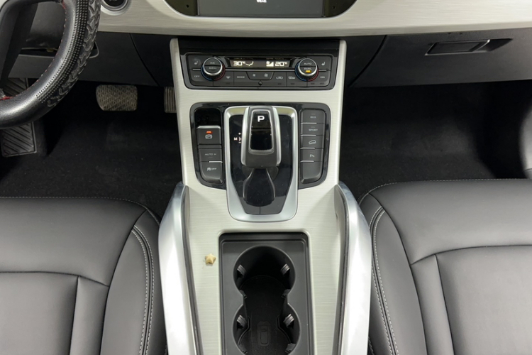 吉利汽车 博越 2020款 1.8TD DCT两驱智联型4G互联版局部细节18