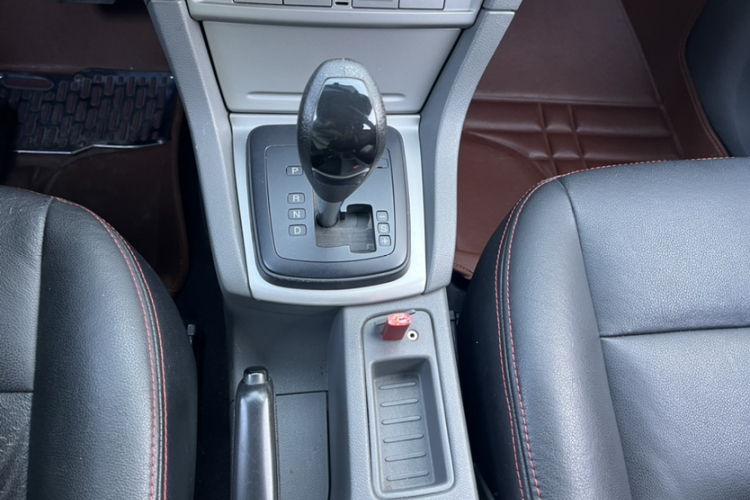 福特 福克斯 2012款 两厢经典 1.8L 自动基本型局部细节18