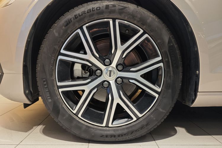 沃尔沃S60 2024款 B4 智逸豪华版车身外观6015