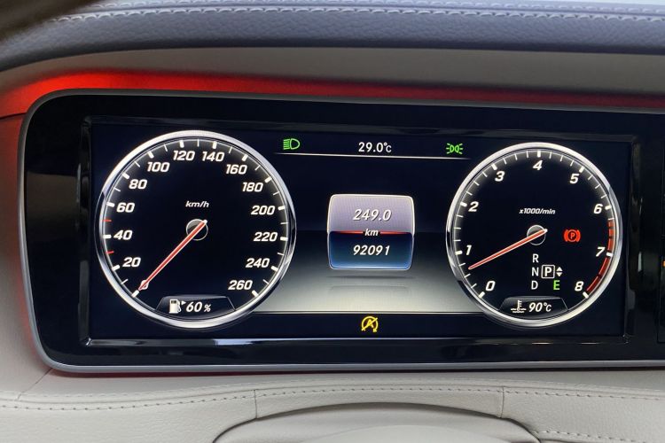 奔驰S级 2017款 S 320 L 豪华型中控内饰15