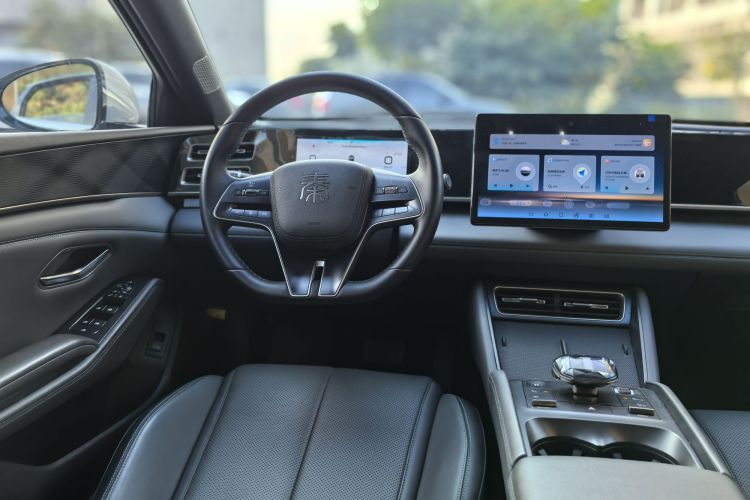 比亚迪 秦L 2024款 DM-i 120KM超越型中控内饰7008