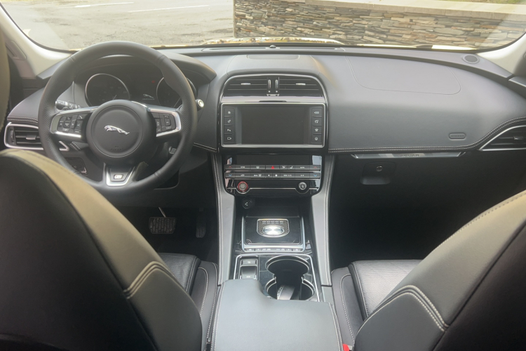 捷豹F-PACE 2016款 3.0 SC 四驱R-Sport运动版中控内饰7003