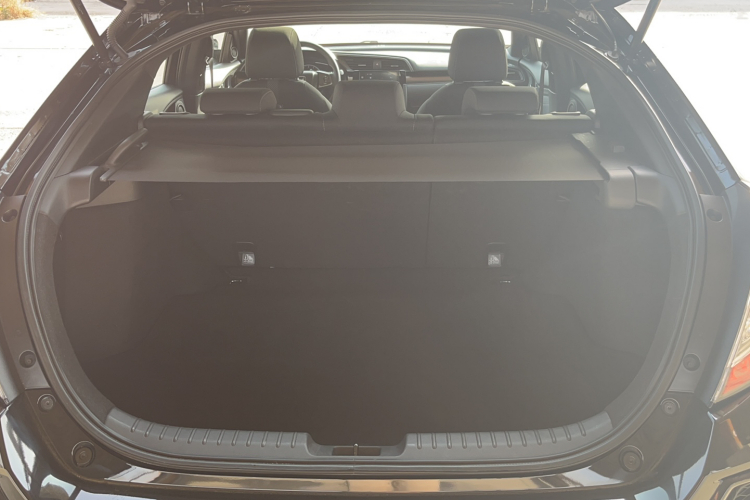 本田 思域 2021款 HATCHBACK 220TURBO CVT潮酷控局部细节9001