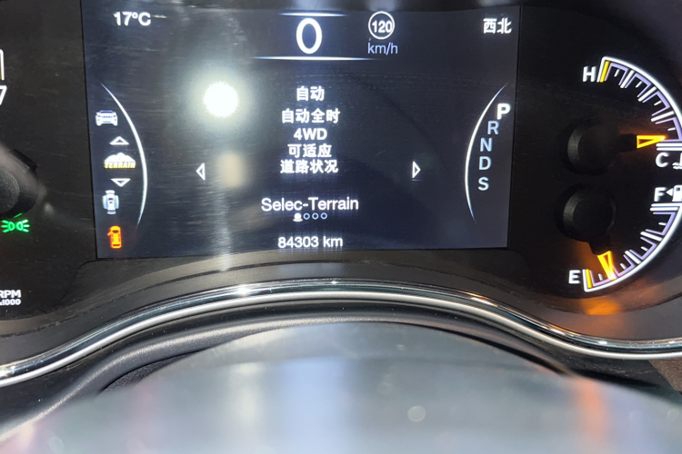 Jeep 大切诺基(进口) 2015款 3.6L 豪华导航版中控内饰15