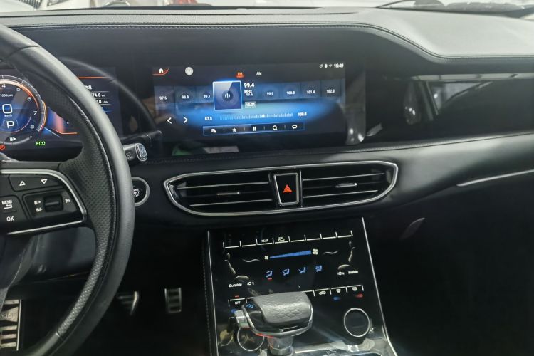 捷途X95 2023款 改款 1.6T DCT至尊版 7座中控内饰7003