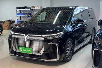 岚图汽车 岚图梦想家 2025款 PHEV 四驱旗舰鲲鹏版