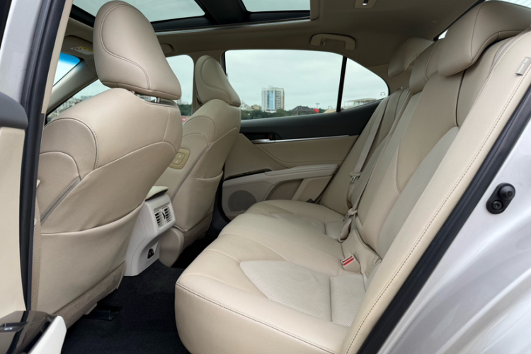 丰田 凯美瑞 2019款 2.5G 豪华版 国VI中控内饰7005