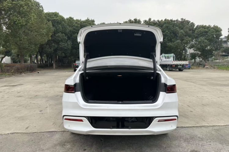 比亚迪 秦PLUS 2021款 DM-i 120KM 旗舰型局部细节23