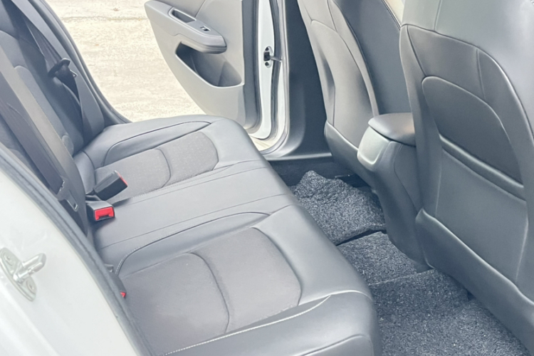 雪佛兰 科沃兹 2016款 1.5L 自动欣悦版中控内饰7006