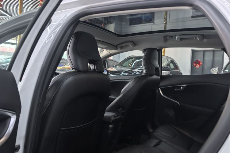 沃尔沃V40 2018款 T3 智逸版中控内饰7003