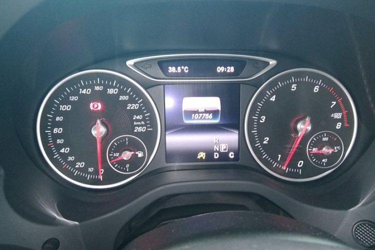 奔驰A级(进口) 2016款 A 180中控内饰15