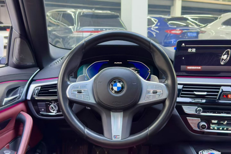宝马5系 2023款 530Li 尊享型 M运动套装局部细节9003