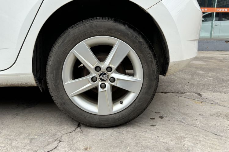 斯柯达 晶锐 2017款 1.4L 手动车享版车身外观6008