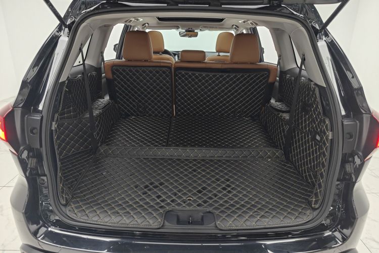 丰田 汉兰达 2018款 2.0T 四驱骑士版 7座 国VI中控内饰7005