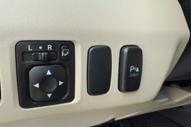 三菱 帕杰罗（平行进口）局部细节9006