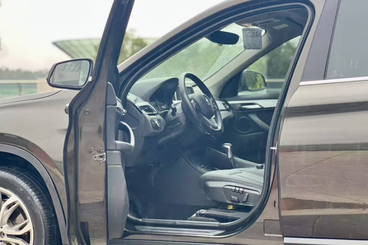 宝马X1 2018款 sDrive20Li 领先型中控内饰7003