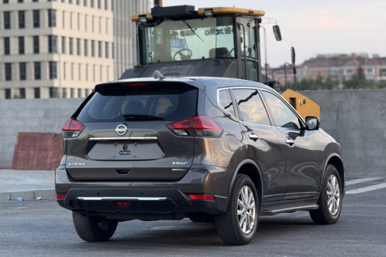 日产 奇骏 2019款 2.0L CVT智联舒适版 2WD车身外观6003