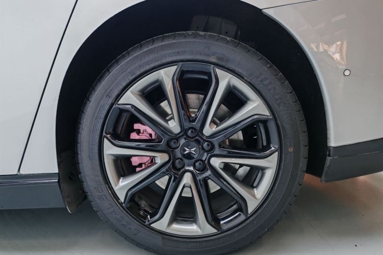 小鹏P7 2022款 670E+车身外观6006