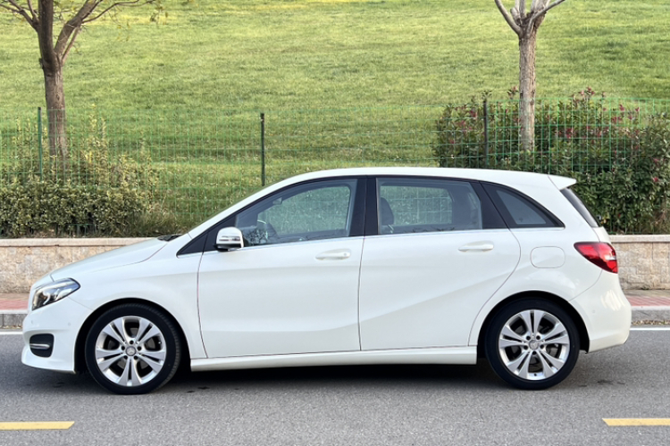 奔驰B级 2015款 B 200 时尚型车身外观6001