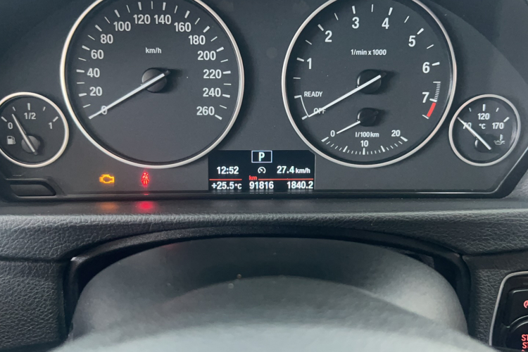 宝马3系 2015款 316Li 时尚型中控内饰15