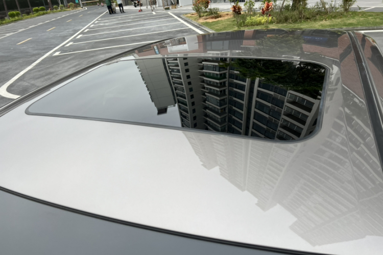 丰田 卡罗拉 2023款 1.8L 智能电混双擎 精英版局部细节57