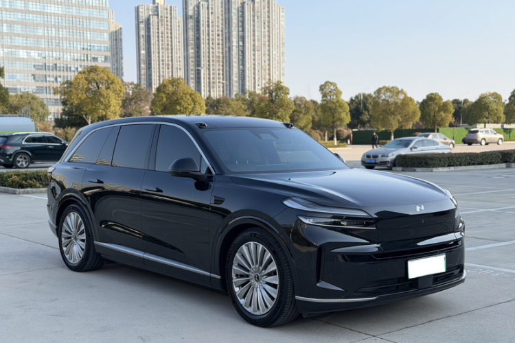 乐道L90 2025款 Max 六座版车身外观6005