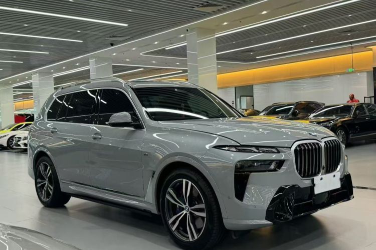 宝马X7 2023款 xDrive40i 尊享型M运动套装车身外观6002