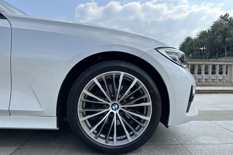 宝马3系 2022款 320i 运动套装车身外观6005