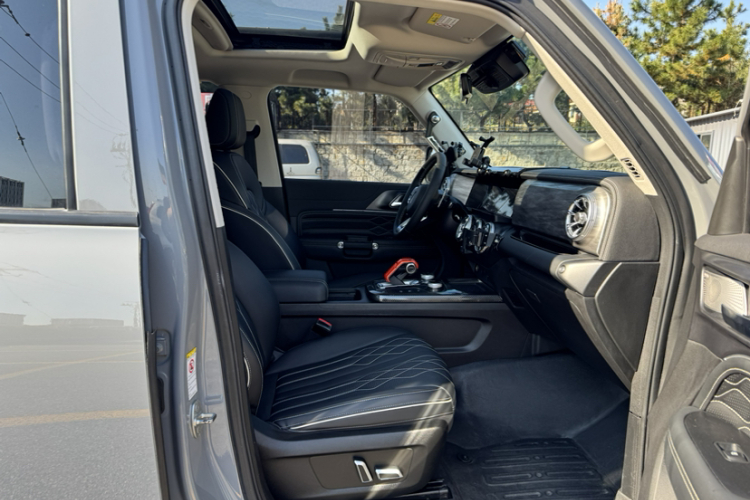 坦克300 2021款 越野版 2.0T 挑战者局部细节41