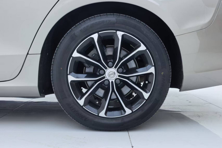 沃尔沃V60 2020款 T4 智逸豪华版车身外观6007