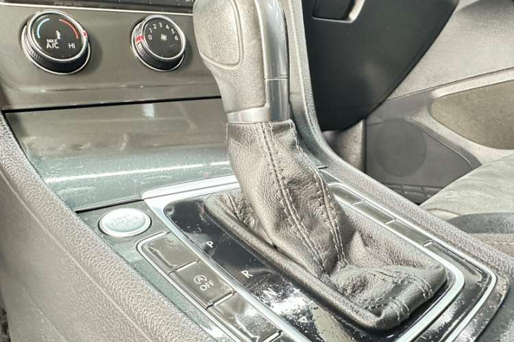 大众 高尔夫 2020款 280TSI DSG豪华型中控内饰7005