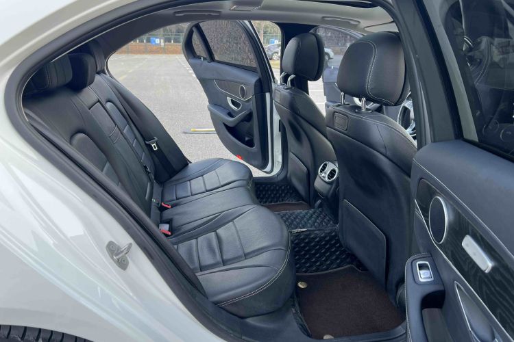 奔驰C级 2017款 改款 C 200 L 运动版中控内饰7011