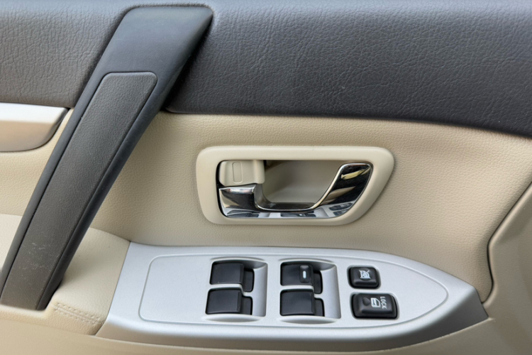 三菱 帕杰罗（平行进口）局部细节9003