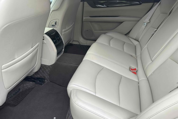 凯迪拉克CT6 2016款 28T 时尚型中控内饰7003