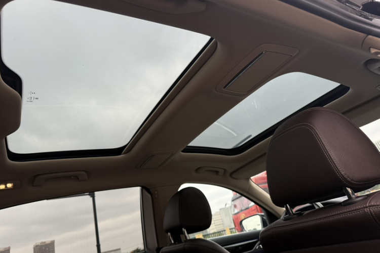 宝马7系 2017款 730Li 领先型中控内饰7015