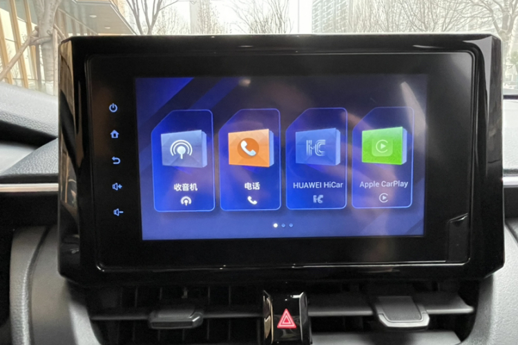 丰田 卡罗拉锐放 2022款 2.0L 先锋版中控内饰7011